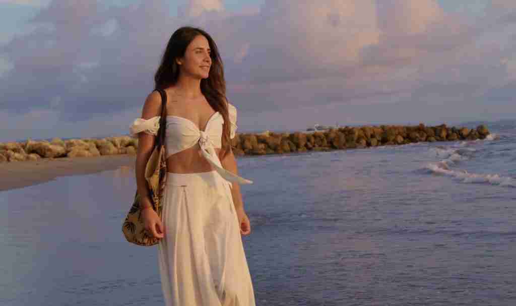 ELLEN GÓMEZ LE CANTA AL AMOR PROPIO EN SU CANCIÓN ‘CONTIGO’